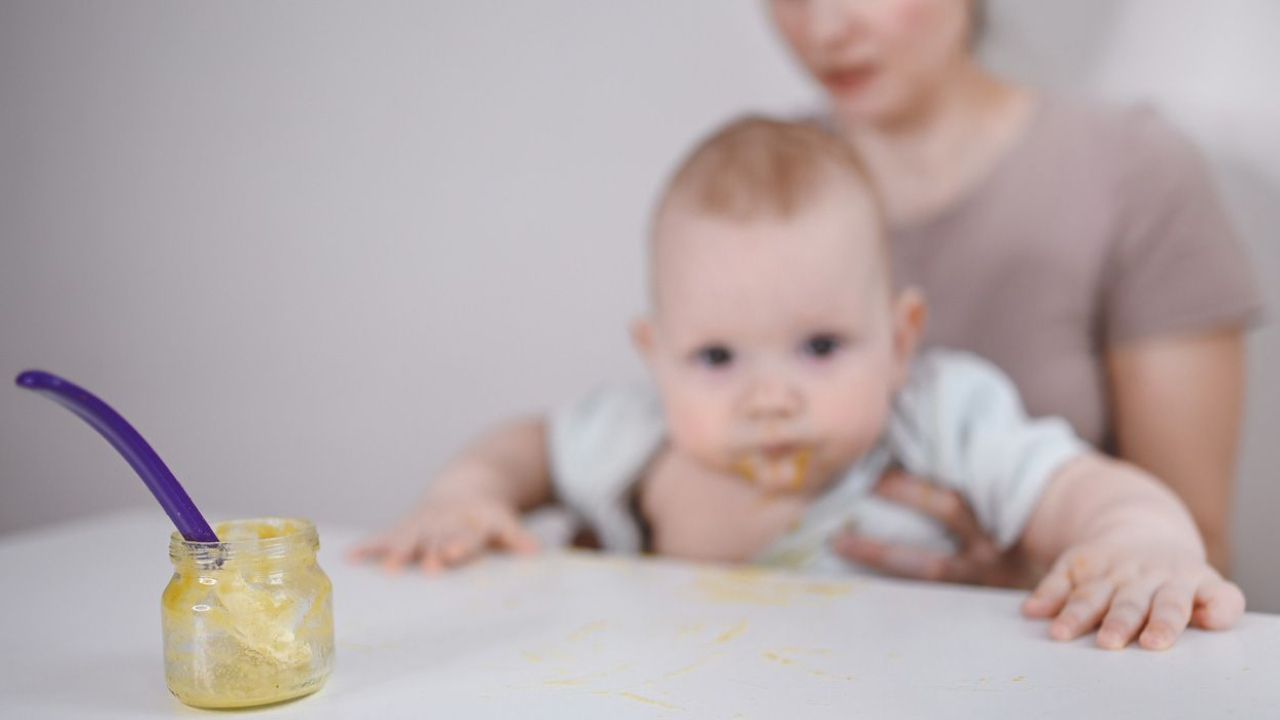 La diversification alimentaire: les secrets pour préparer les premières purées « maison » de bébé